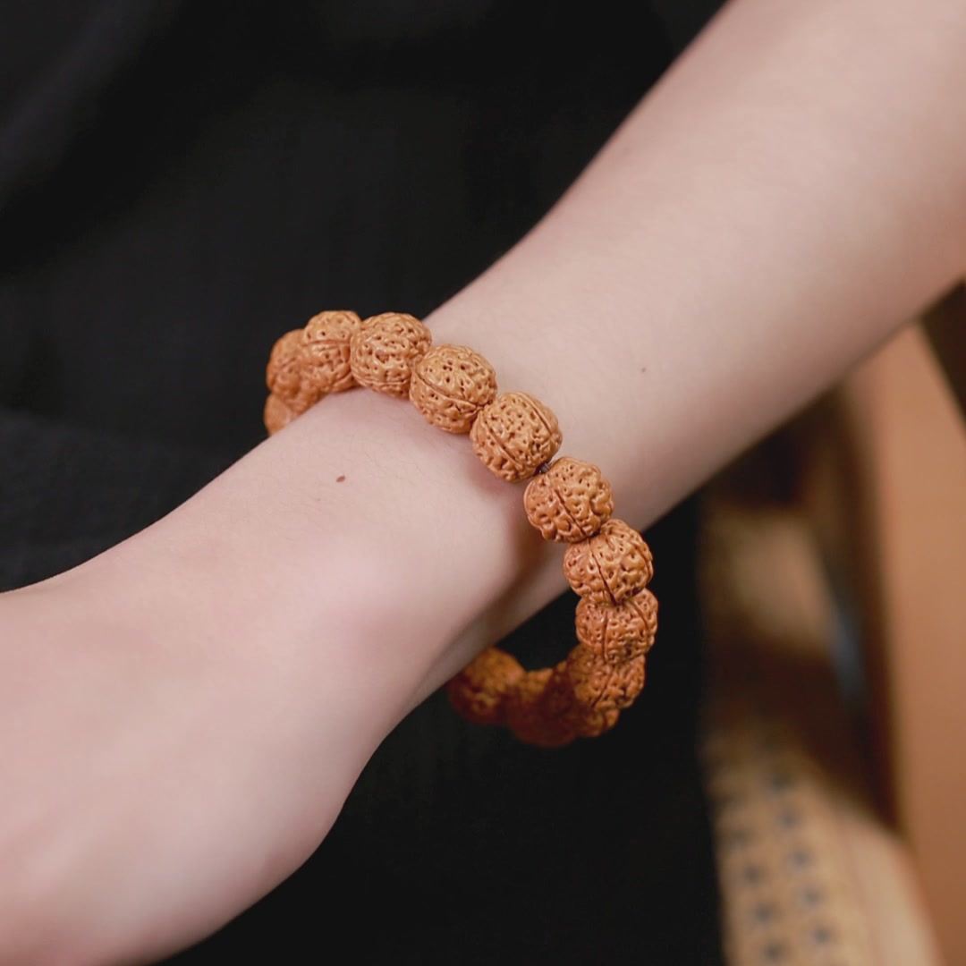 文玩新手必入!这串金刚菩提手串也太有质感了吧✨