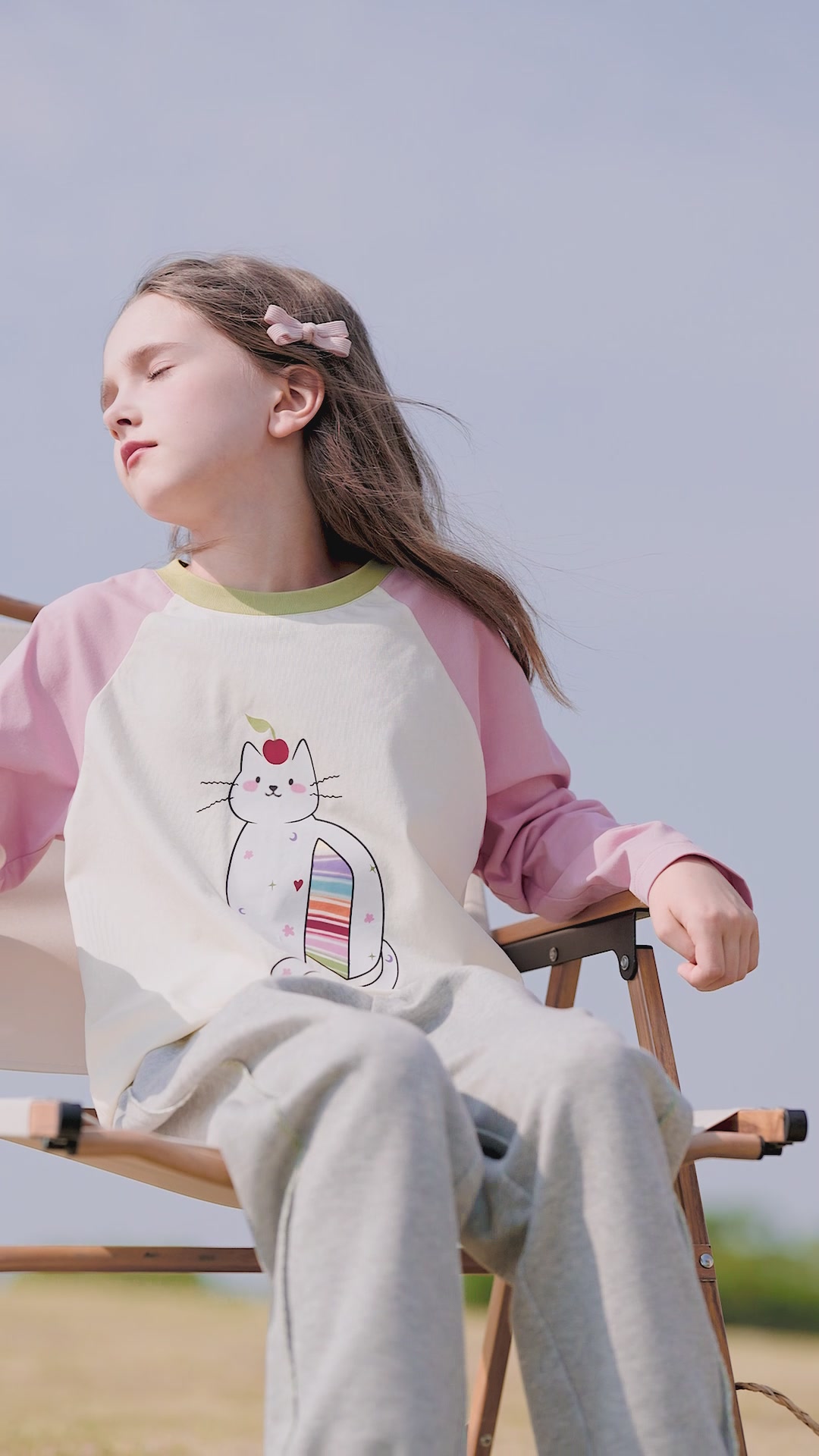 多巴胺穿搭💥和女儿一起做最靓的崽！撞色小猫T恤太戳心啦