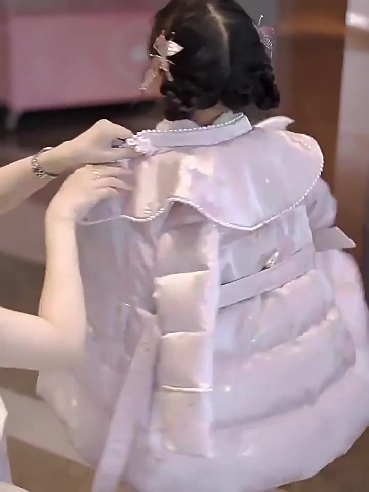 奢梵蒙媛媛公主羽绒服：国风萌娃的冬日战袍，值不值这个价？