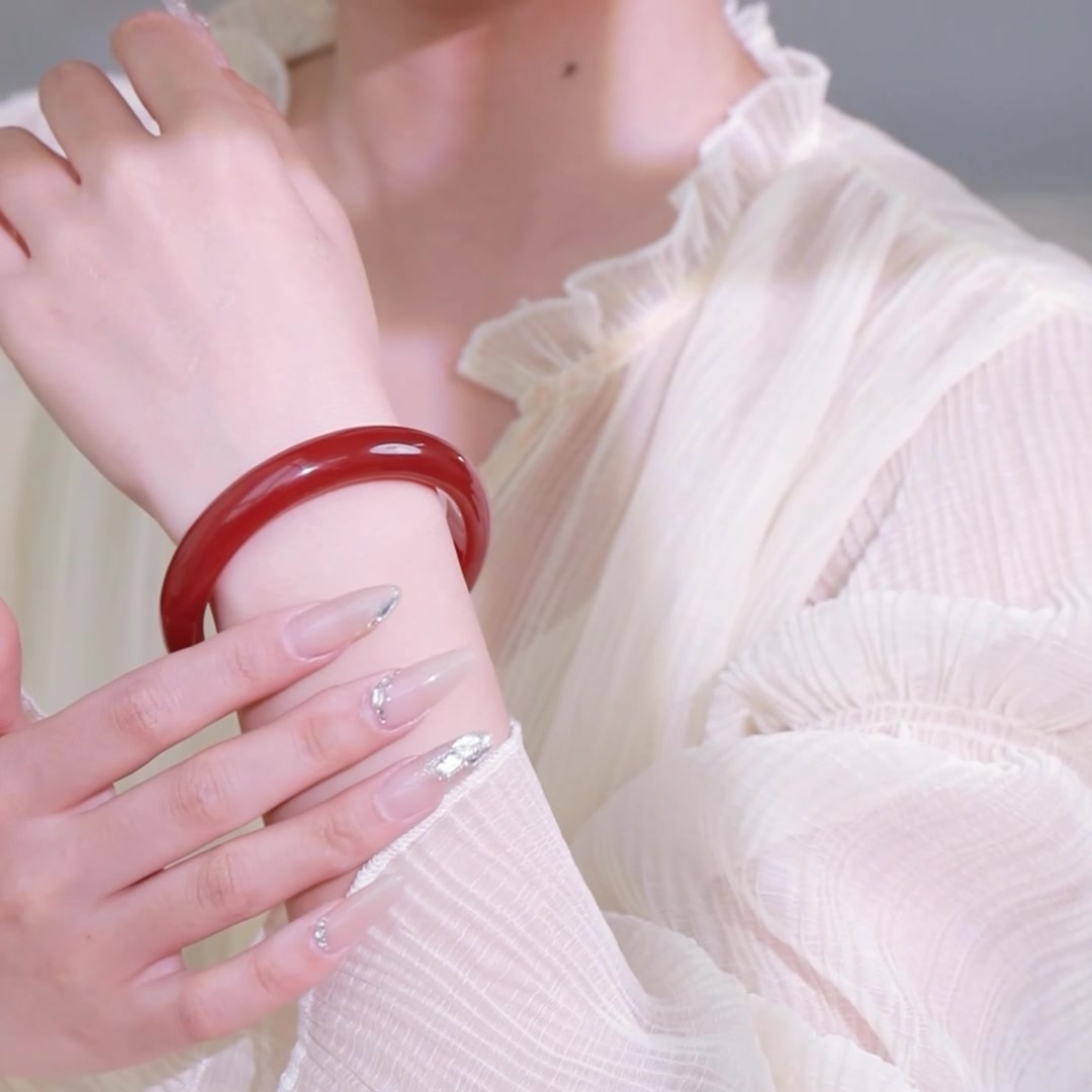 姐妹们！我找到了梦中情镯💚玛瑙平安镯也太显白了吧