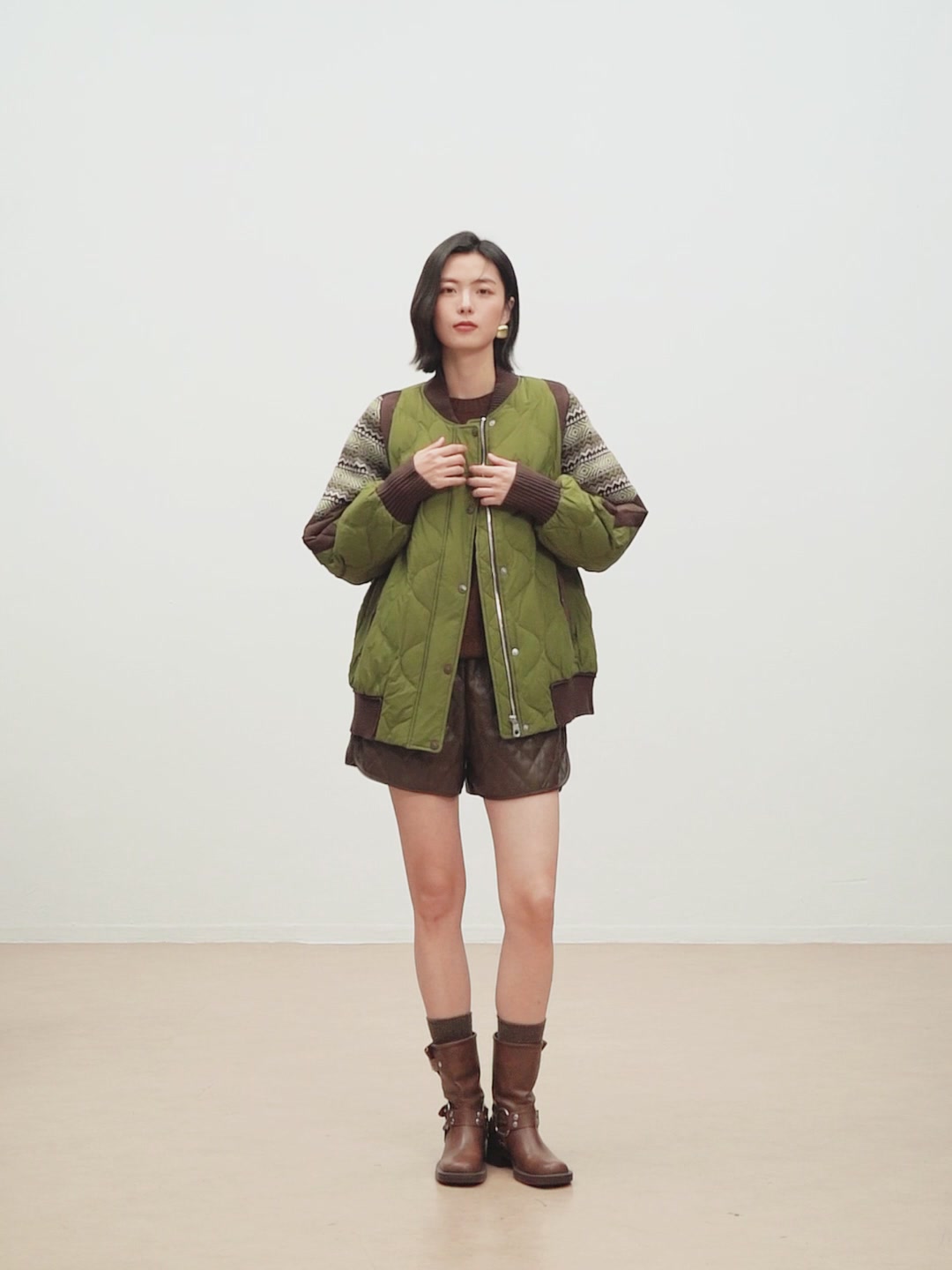 佧茜文拼接棒球羽绒服：一件羽绒服，两种性格的碰撞