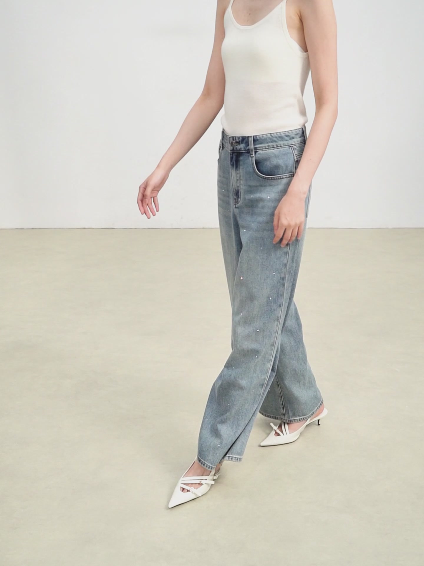 佧茜文这条739块的牛仔裤，到底值不值？我替你们试穿了！