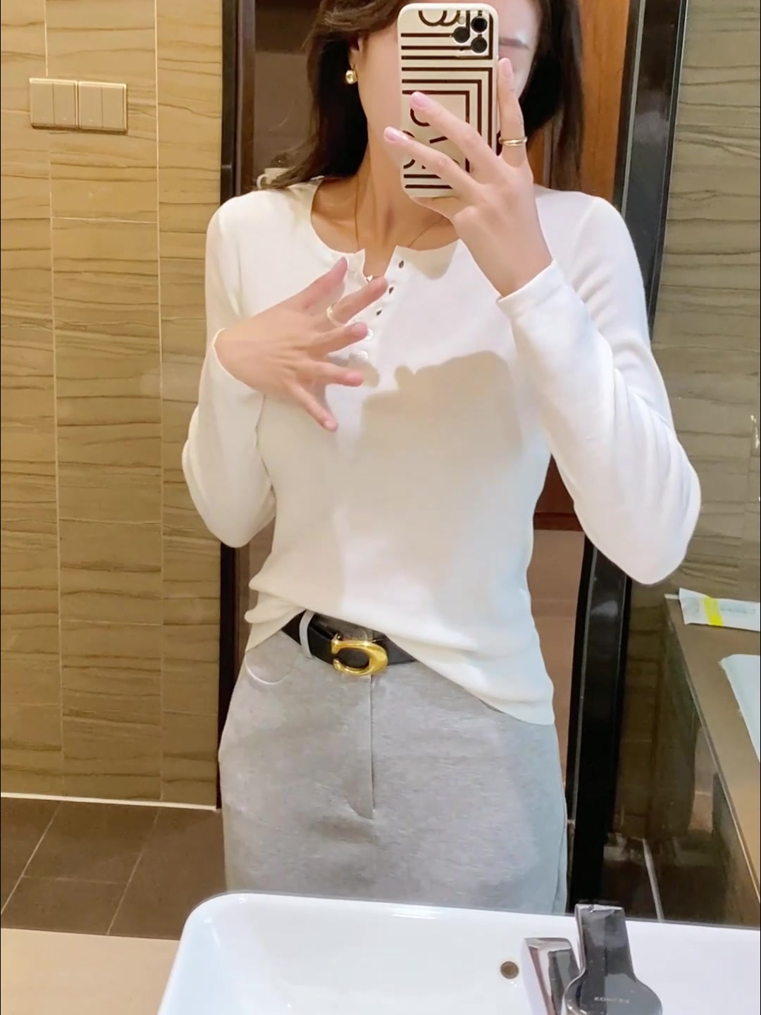 暖若娇羊毛衫｜冬日里的一抹温柔，半开领设计太戳我了！