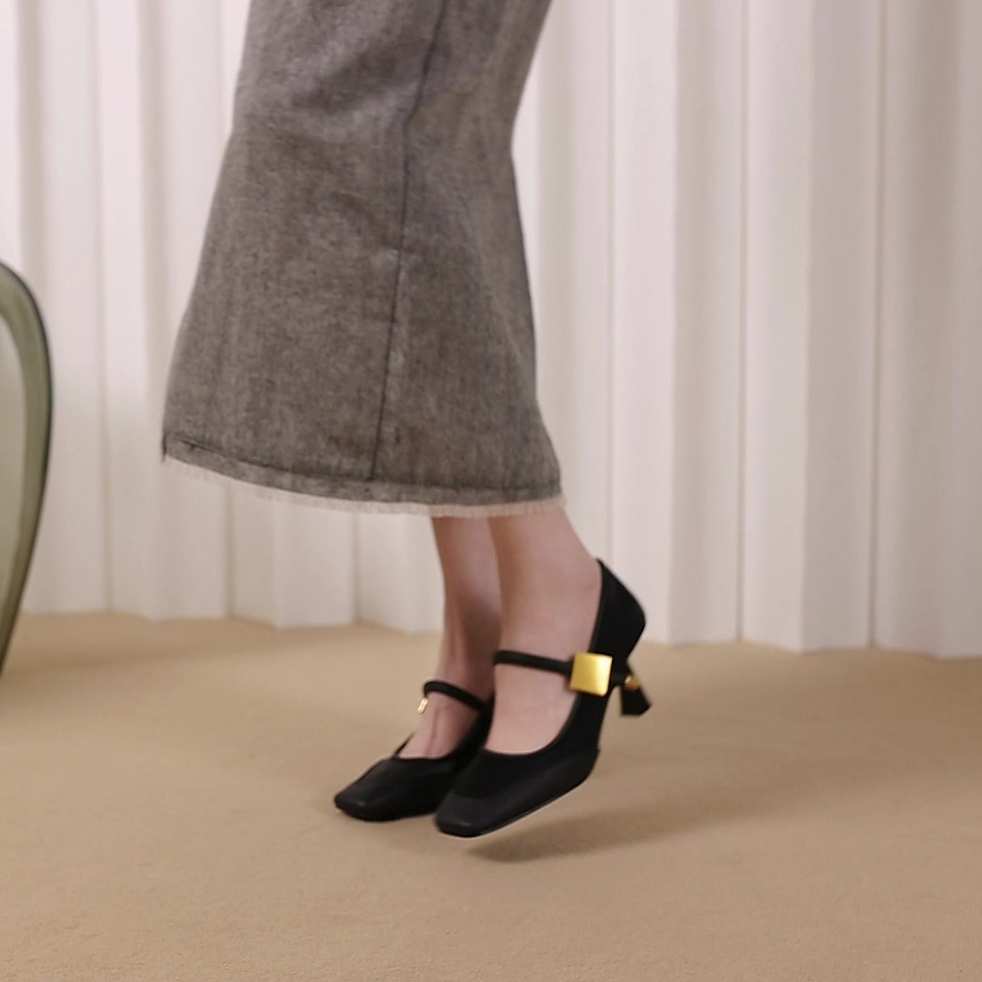 达芙妮这双玛丽珍鞋，复古又百搭，穿上就不想脱！