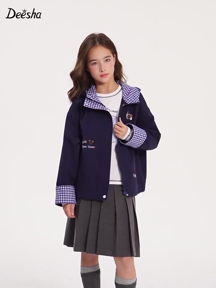 笛莎deesha趣味绣花格纹拼接外套：让娃秒变时尚icon的魔法外衣