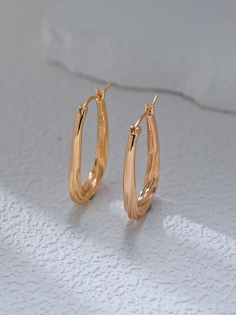 佰色传情BRI.R S925银大圈耳扣：简约百搭还是“智商税”？我戴了半个月的真实体验