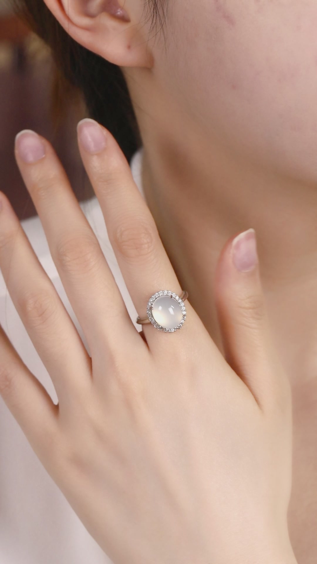 NATURALLY JOJO 冰透白玉髓绿玉髓戒指：少女心爆棚的轻奢小确幸