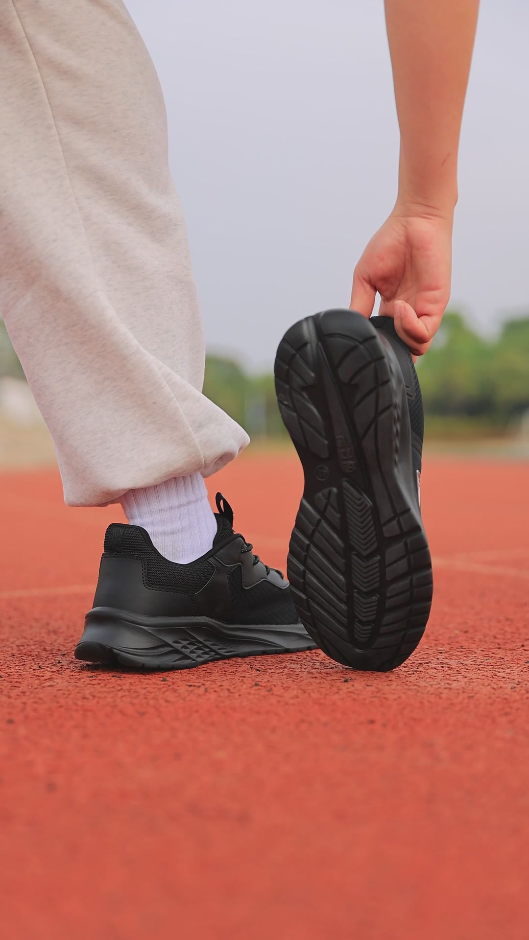 给爸妈买的足力健散步鞋，他们都说舒服到不想脱！