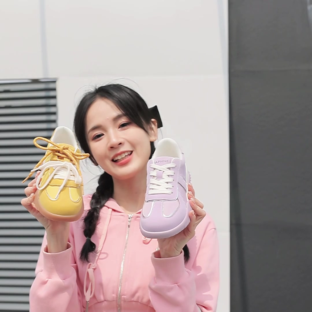 达芙妮厚底德训鞋测评：踩在云朵上的阿甘鞋，显脚小绝了！