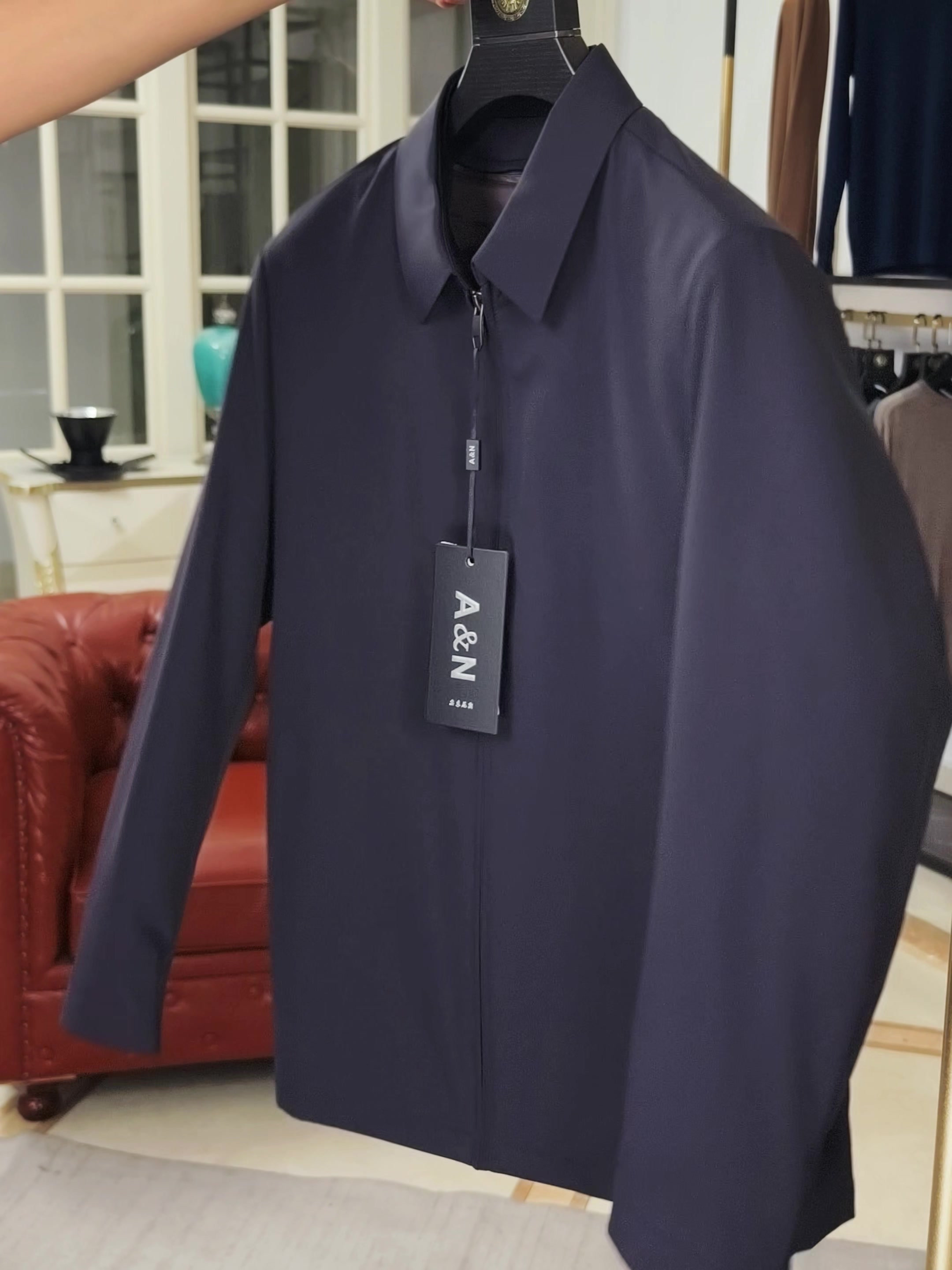 办公室里的“隐形富豪”？这件羽绒服让我在寒冬里也能保持优雅！