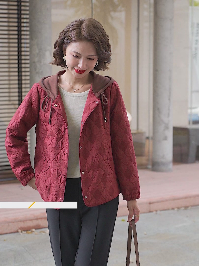 给妈妈买的这件开衫，她穿上后竟然说‘太时髦了’！——芳淘中老年女春秋装单排扣开衫实测分享