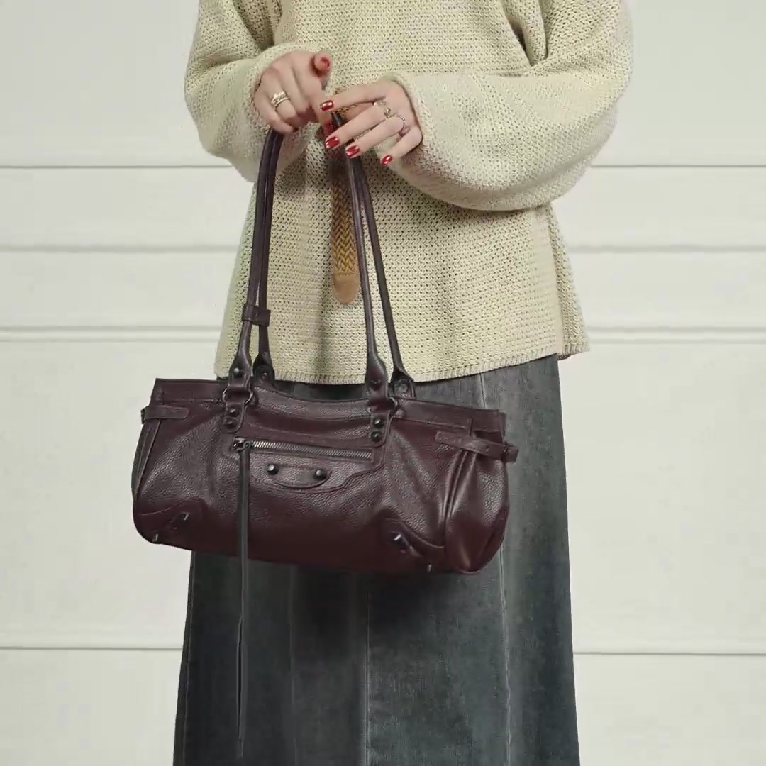 辣妹必备！这款法棍包也太机车风了吧💥