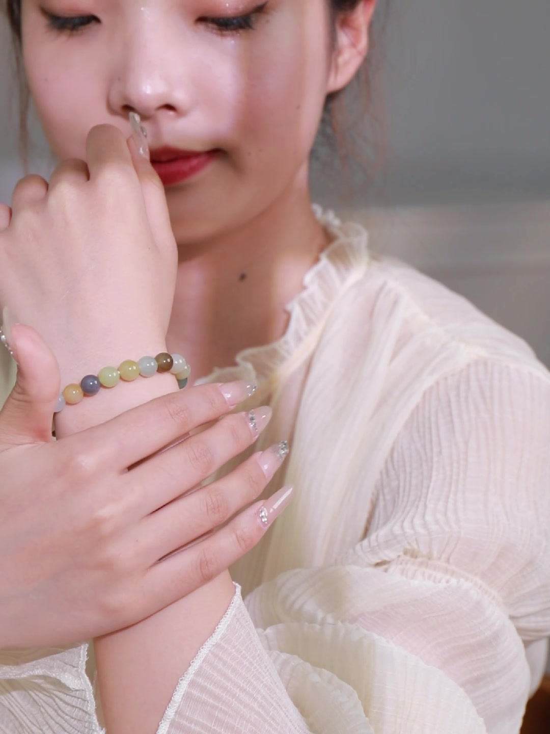 糖果色的和田玉手串，是温柔还是“糖衣炮弹”？