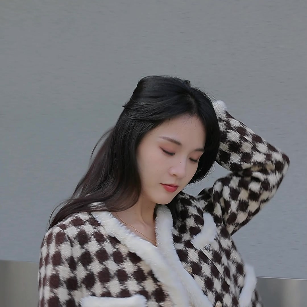 达芙妮复古毛毛鞋，599元值不值？我的真实体验分享！