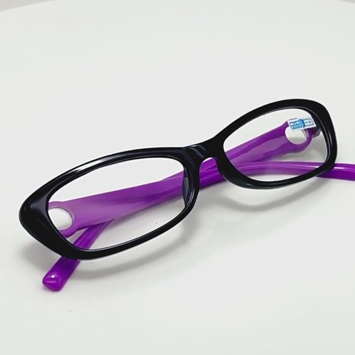 优雅防蓝光老花镜体验：时尚镂空设计，舒适阅读新选择