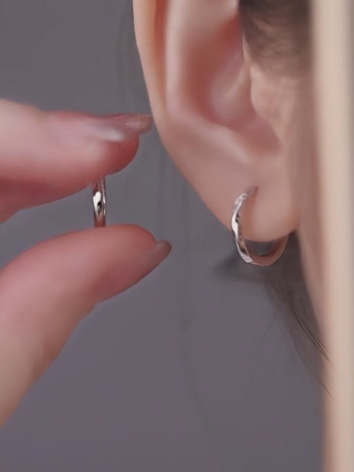 DTOTO 925银耳环：高级感不减龄，气质秒杀全场！