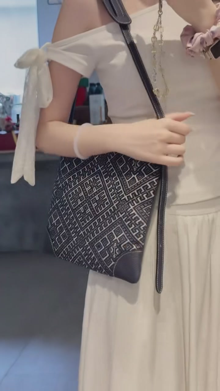 非遗壮锦单肩包，738元买到的不仅是包，更是文化传承！