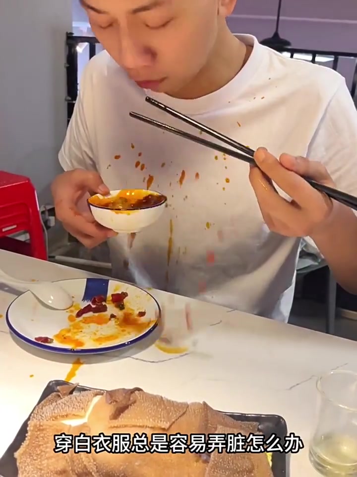 活氧去渍新体验：JATTON彩漂粉，让衣物重获新生