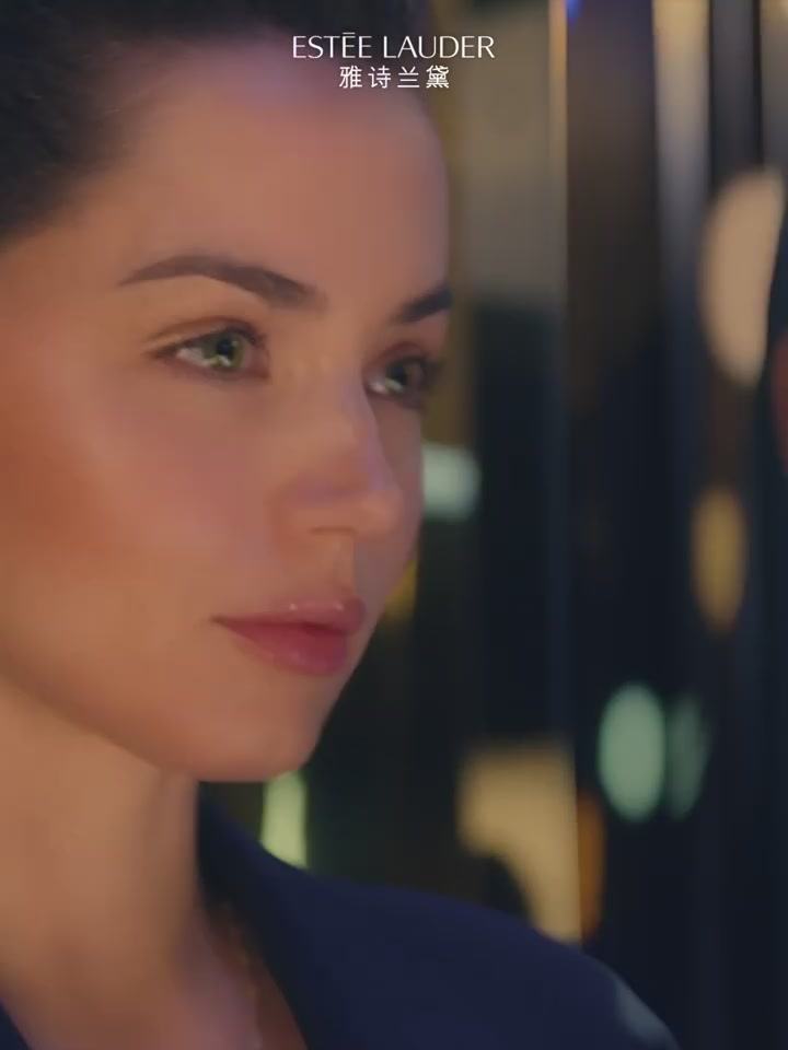 雅诗兰黛抗蓝光眼霜，熬夜党的救星还是智商税？