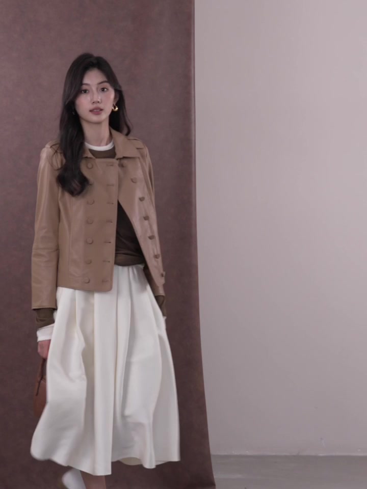 兽王哑光双排扣皮衣：3000块买来的‘拽姐’入场券，值吗？