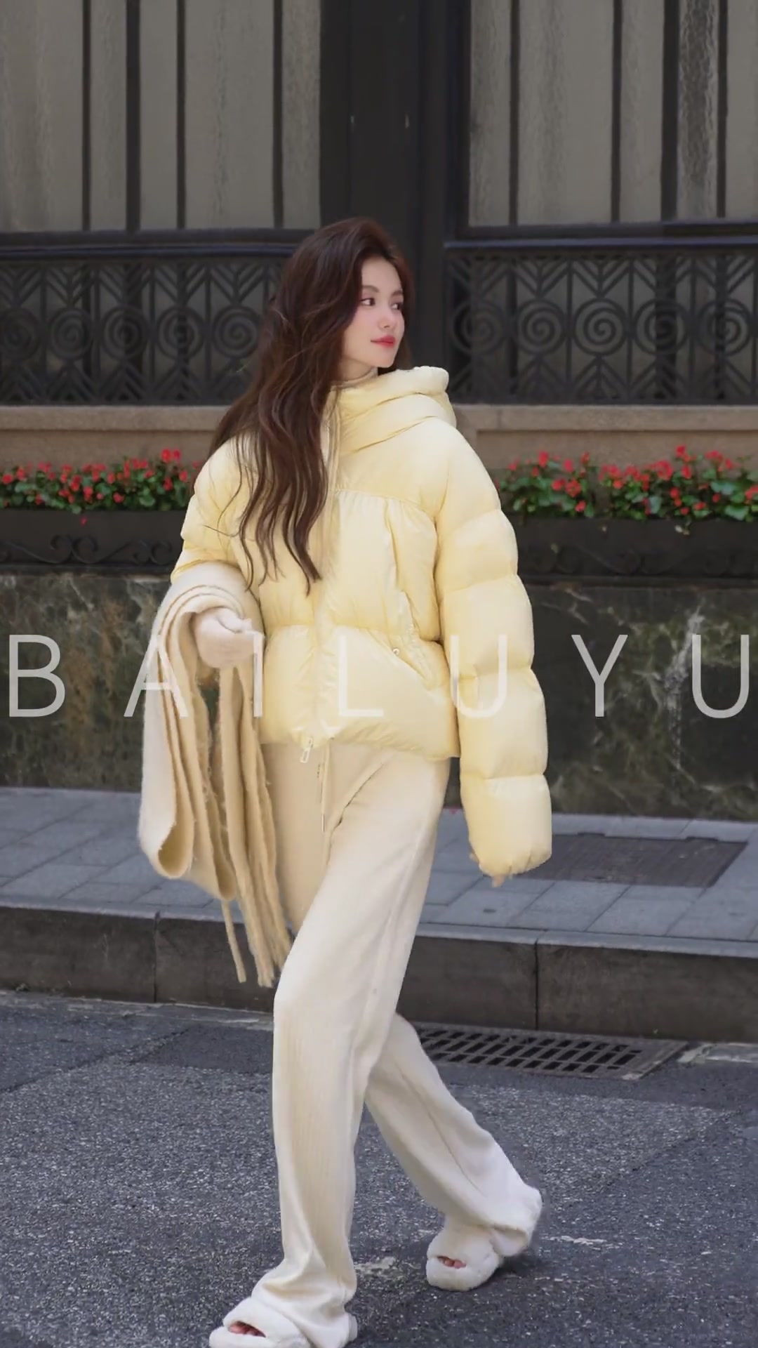 白鹿语羽绒服：2499元买来的‘暖’与‘痛’