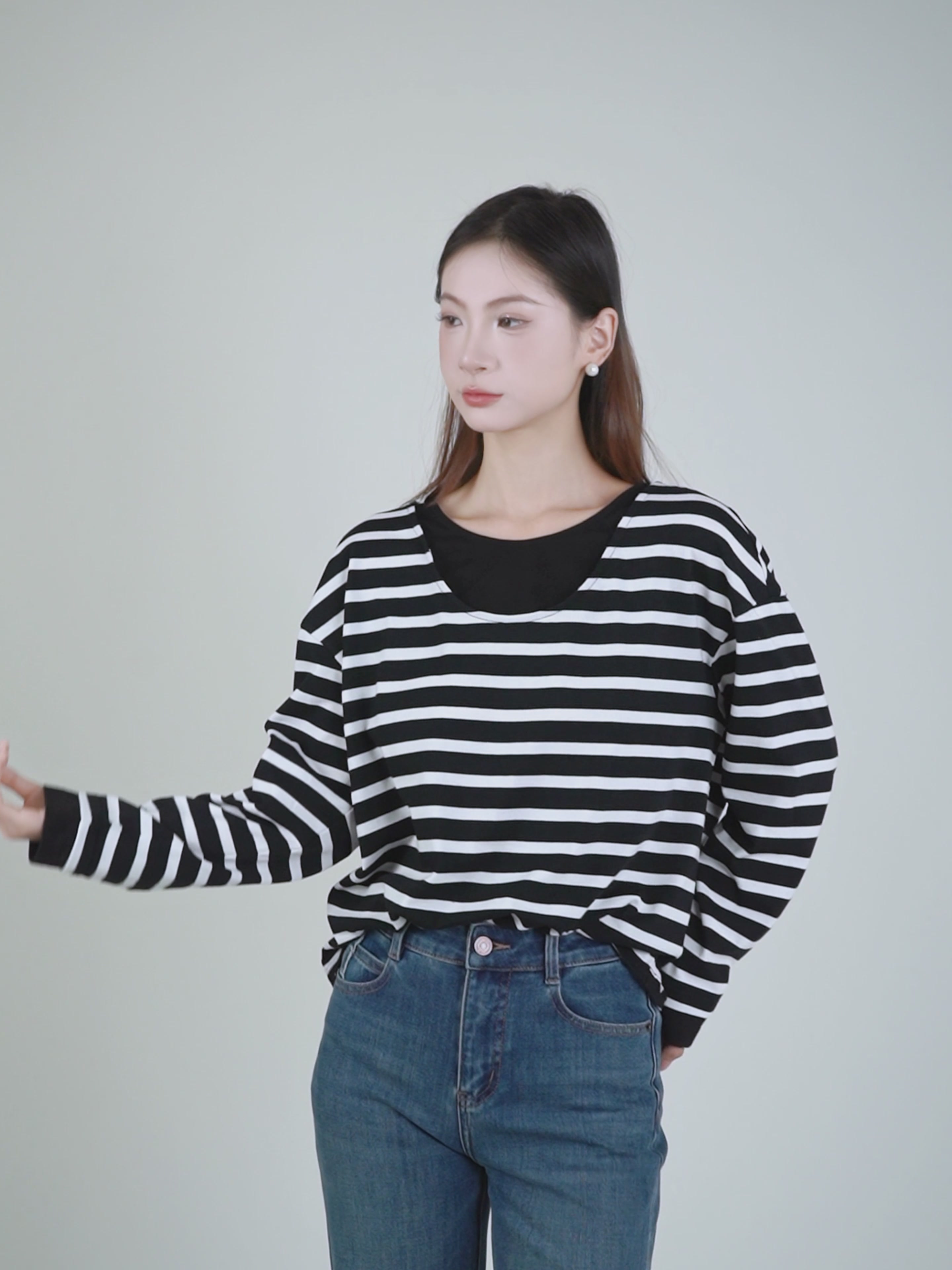 MeetMetro假两件撞色条纹长袖T恤：潮流叠穿新玩法，社交达人的早春必备