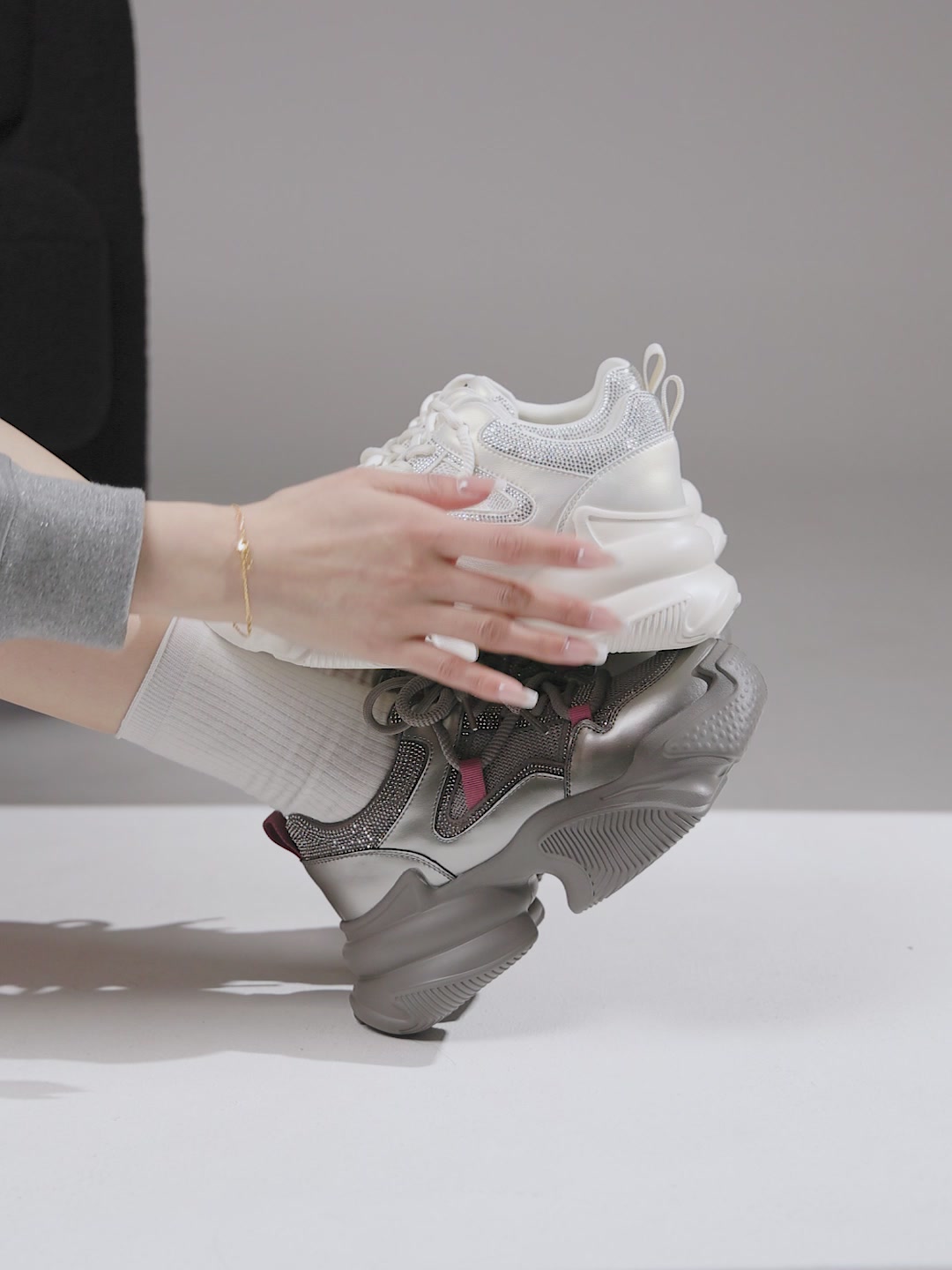 日泰厚底老爹鞋：小个子也能“拔地而起”的增高神器？