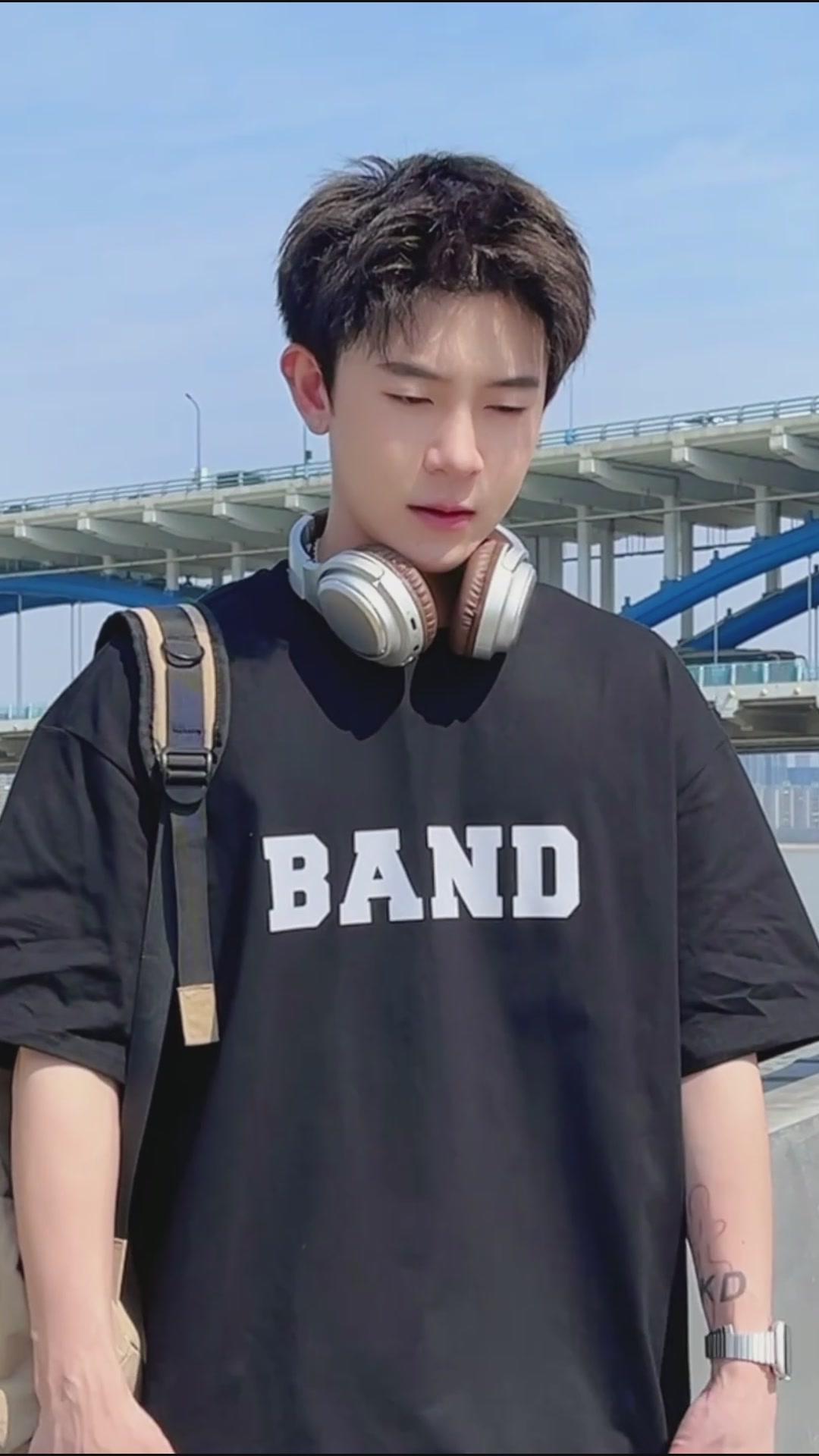 回力笑脸T恤：穿在身上的小确幸，这个夏天我选择快乐