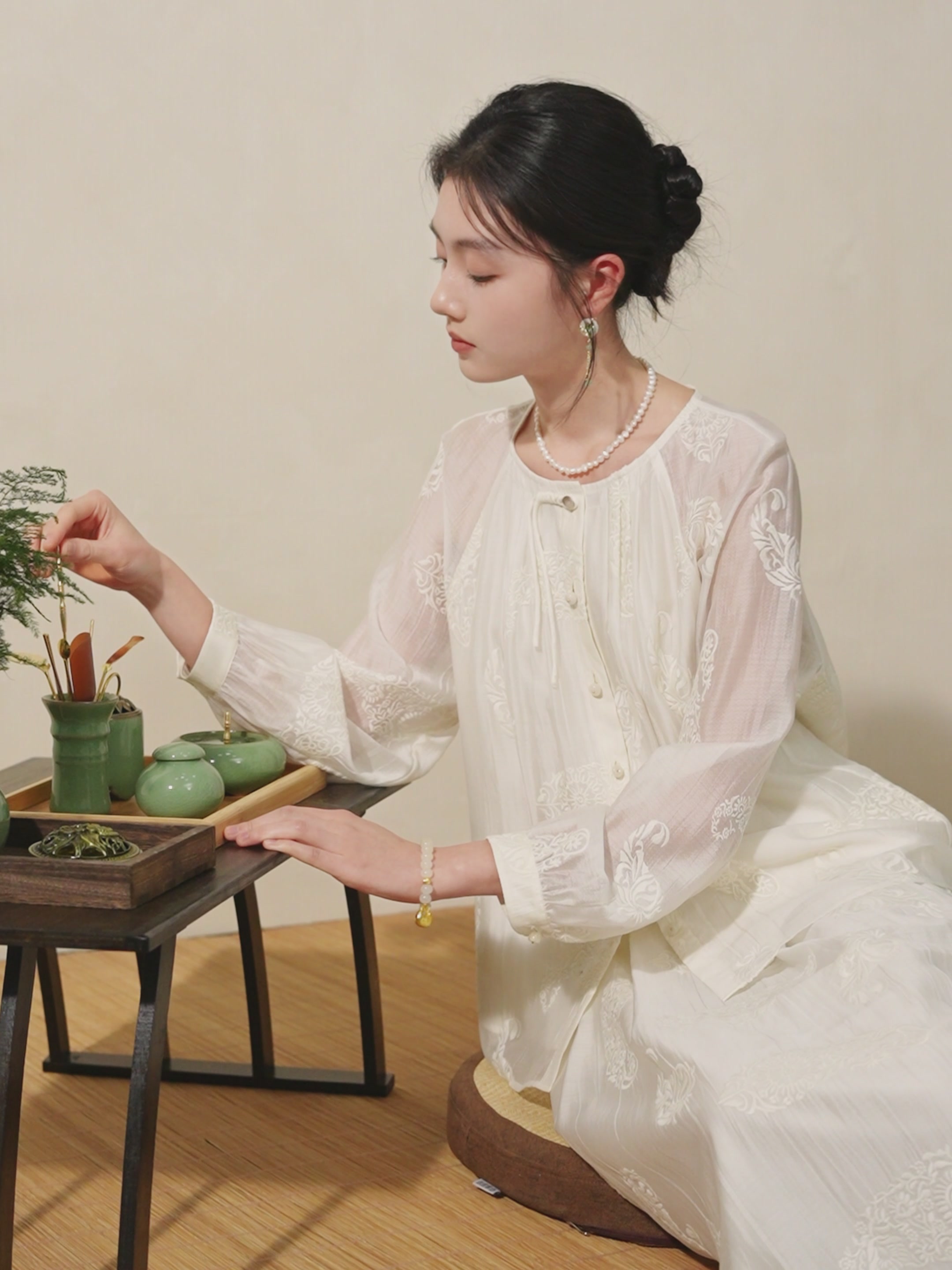 香影国风两件套：当古典韵味遇见日常松弛，我的春日冒险穿搭日记