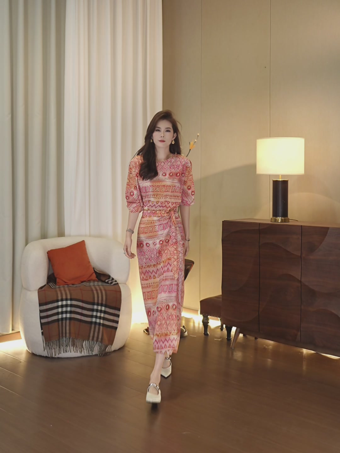 兰瑟儿2025夏季新款波西米亚裙：度假风还是智商税？