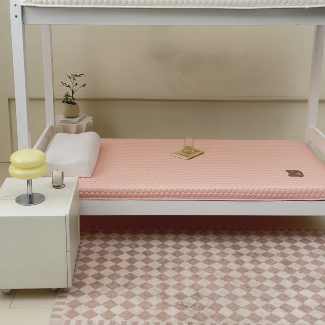 睡在云朵上还是睡在熊掌里？艾桐学生床垫大豆蛋白原棉款，宿舍党福音还是智商税？