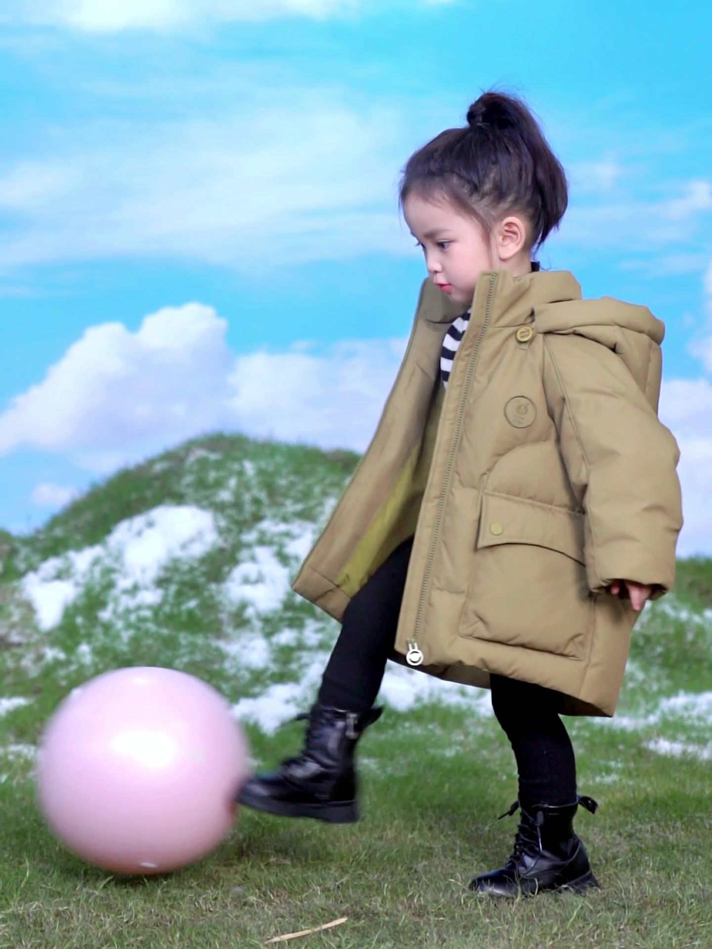 鸭鸭YAYA拜年服：红红火火过大年，童装界的“显眼包”