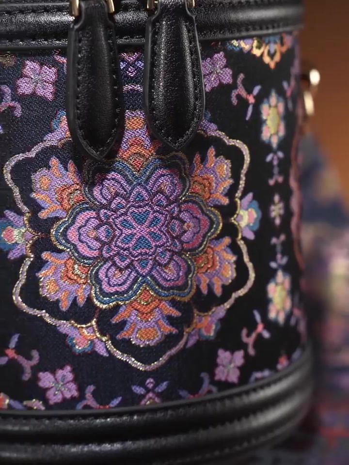 国风新宠！天煦PMSIX非遗宋锦发财桶包，把博物馆级艺术背出街