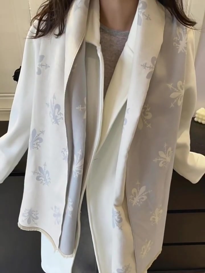 蓝婷凯丝围巾：一条围巾，两面人生，温暖加倍！