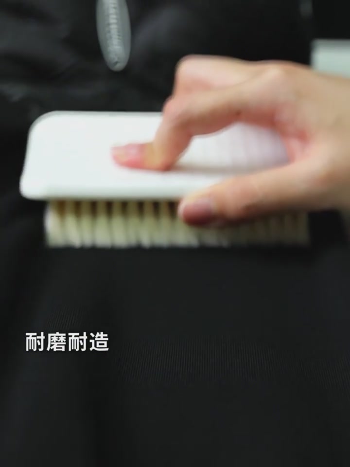 左西亲子羽绒服：冬日的温暖拥抱，洋气与实用的完美结合