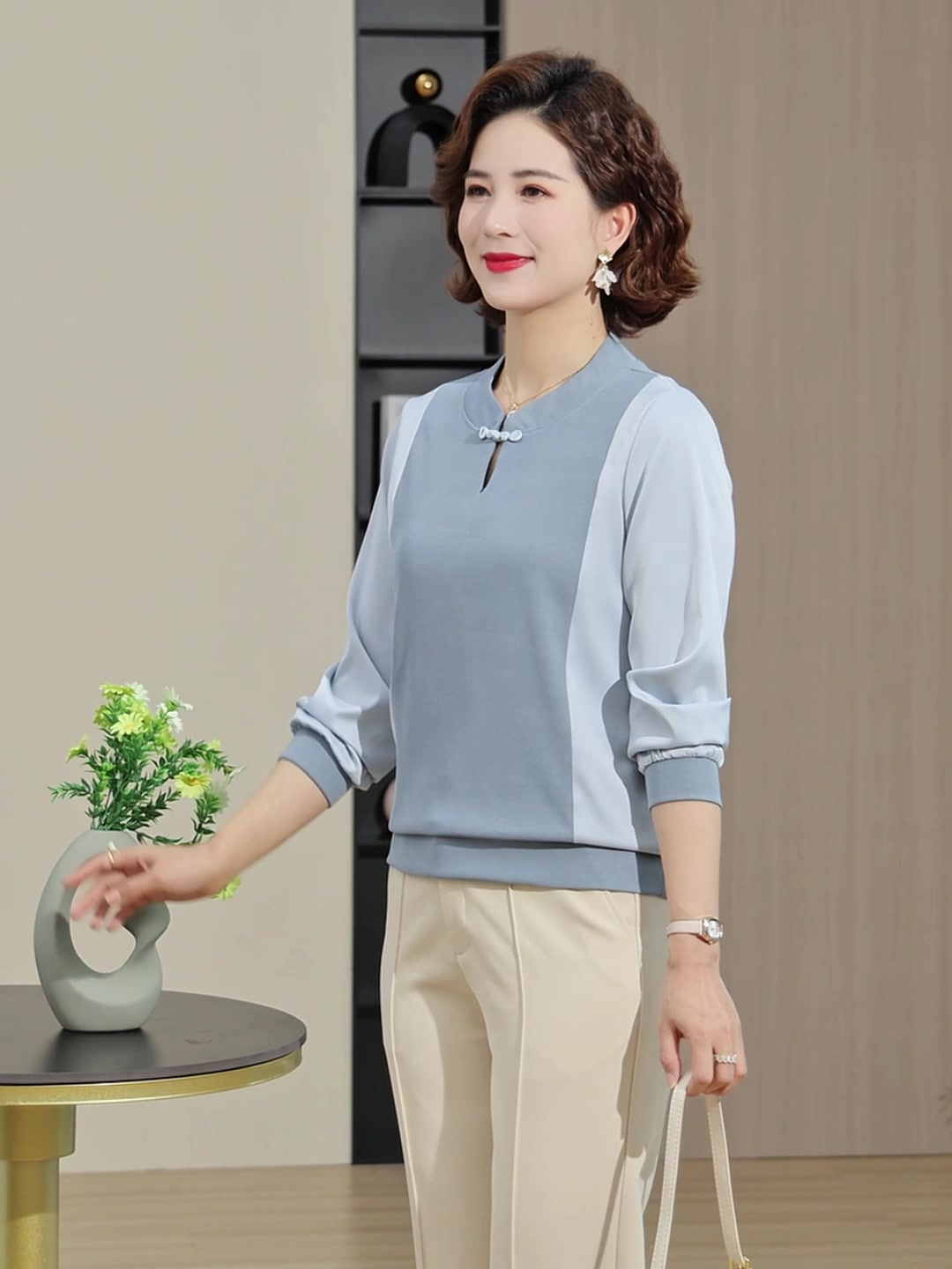 纤依派妈妈衫：899元买来的‘减龄魔法’，值不值？