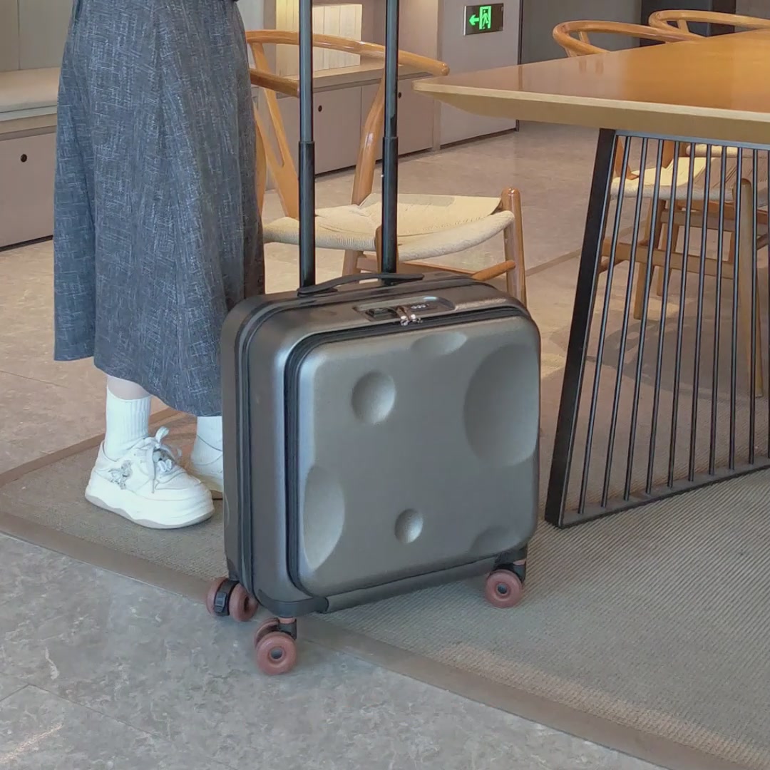 卡麦姿前开盖登机箱：出差党的“救命稻草”还是“鸡肋装备”？