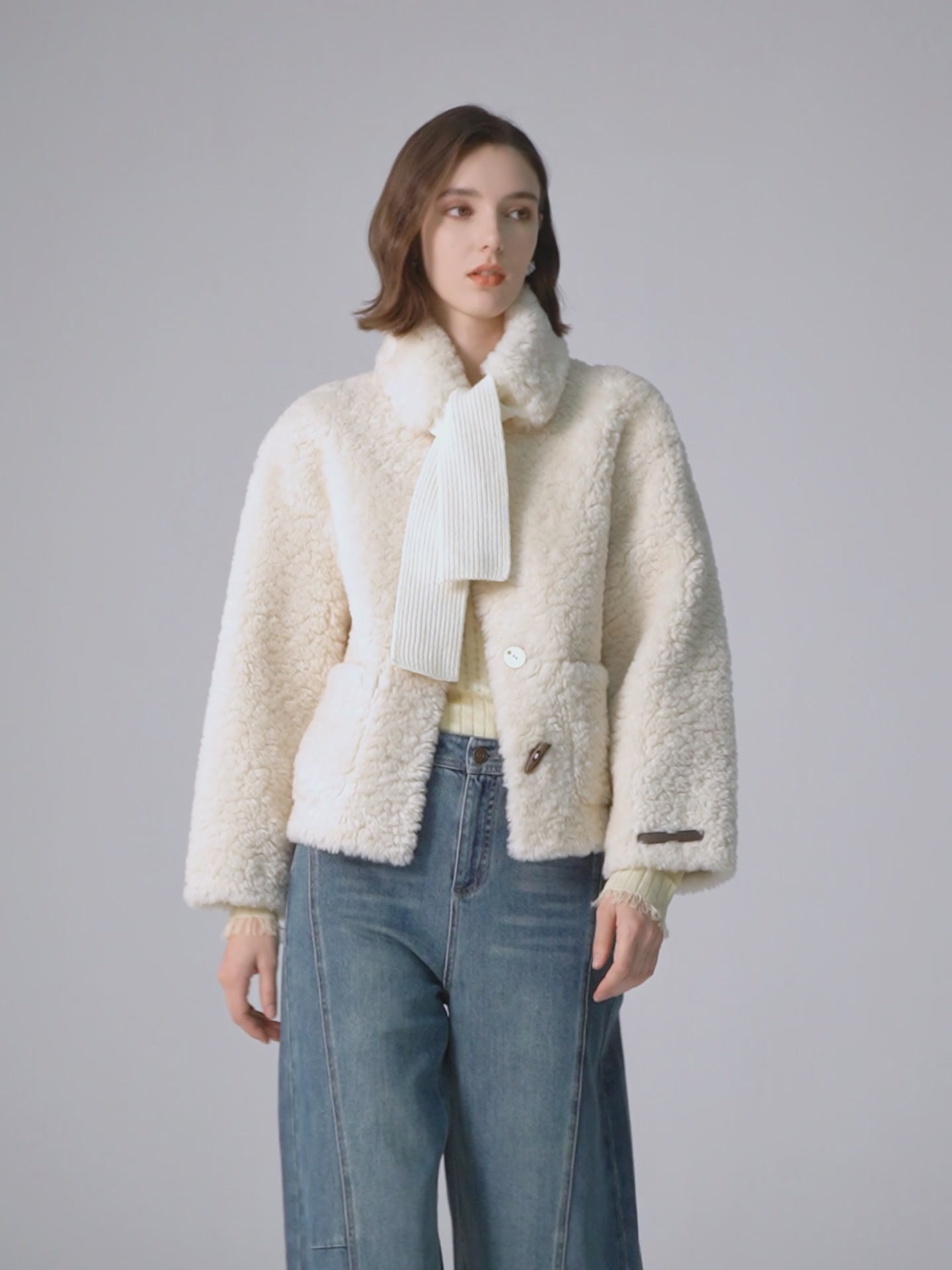 MeetMetro围巾领大衣：一件能拆成两件穿的神奇外套