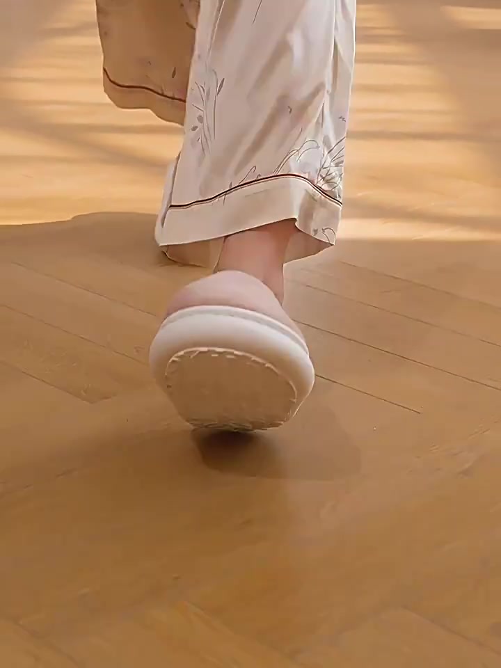 冬日宅家必备！这双毛绒拖鞋也太软萌了吧💕