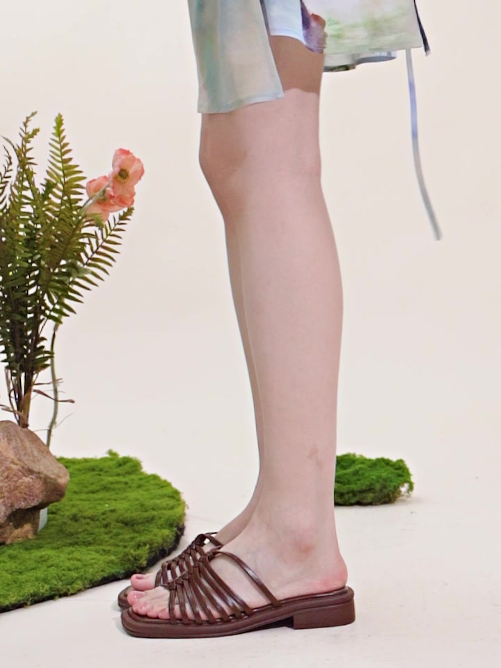 康奈KANGNAI女士一字拖：道义与自律的夏日凉鞋体验