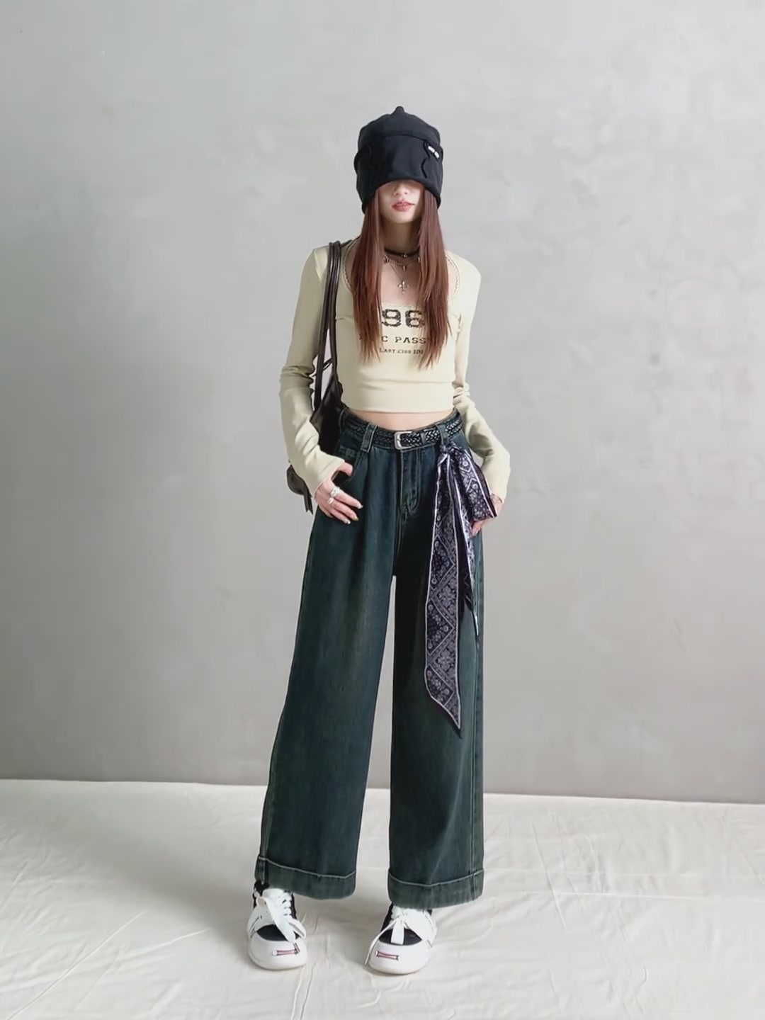 小个子福音！这条加绒加厚九分牛仔裤，冬天也能穿出慵懒时髦感