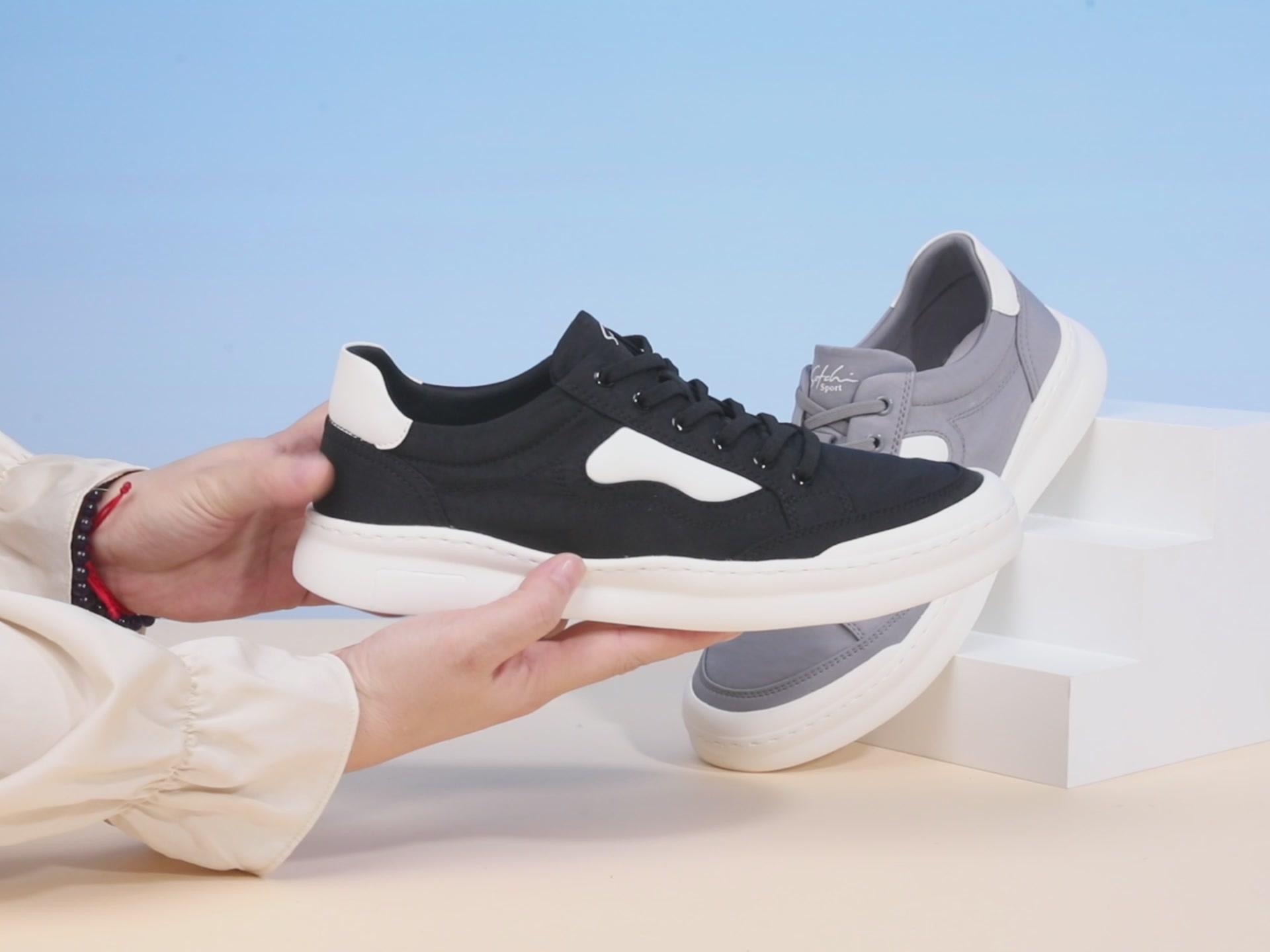 沙驰Sport撞色板鞋：潮流与舒适的微妙平衡