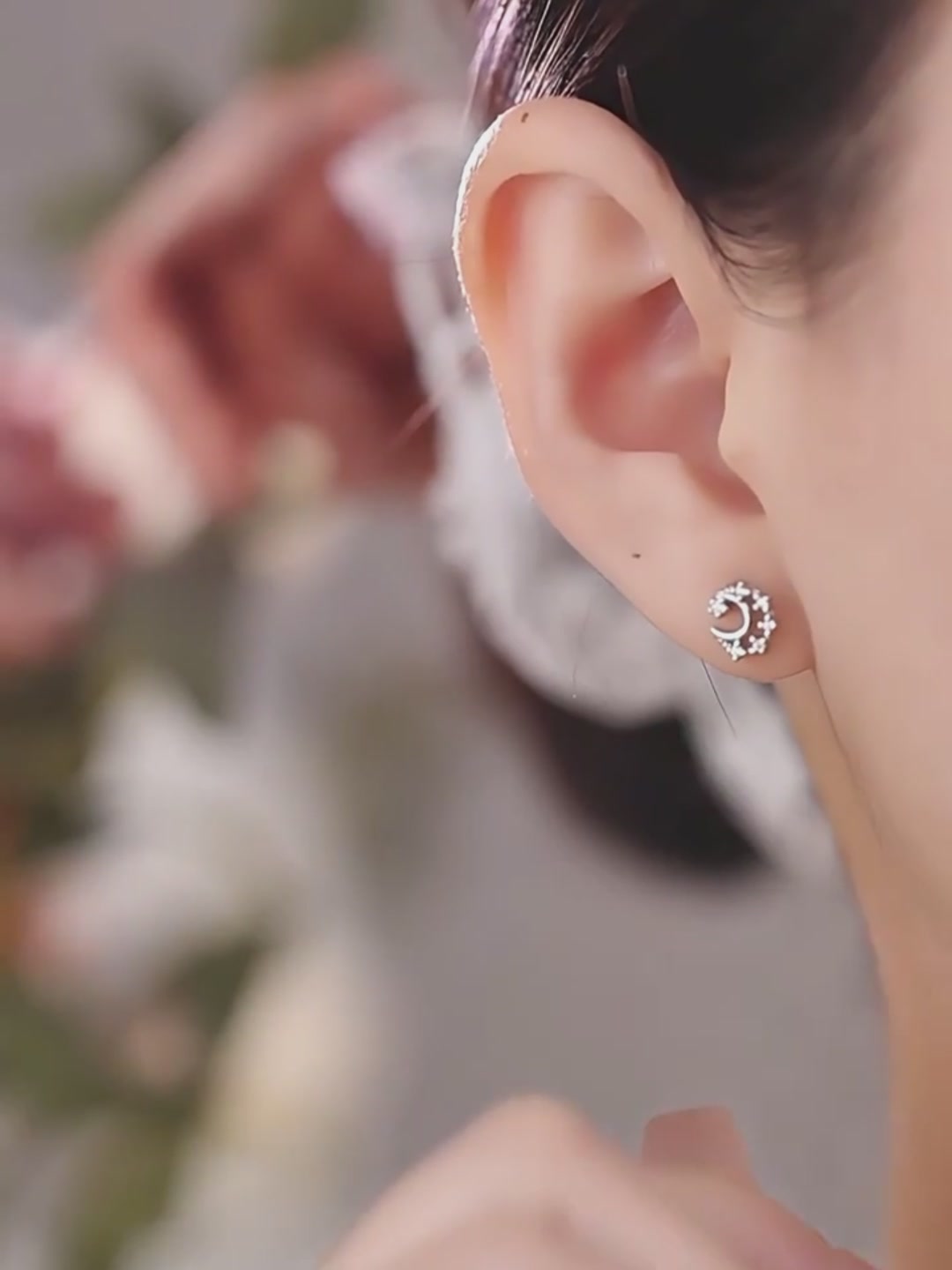 DTOTO月亮耳钉：小众设计感拉满，但细节控要三思
