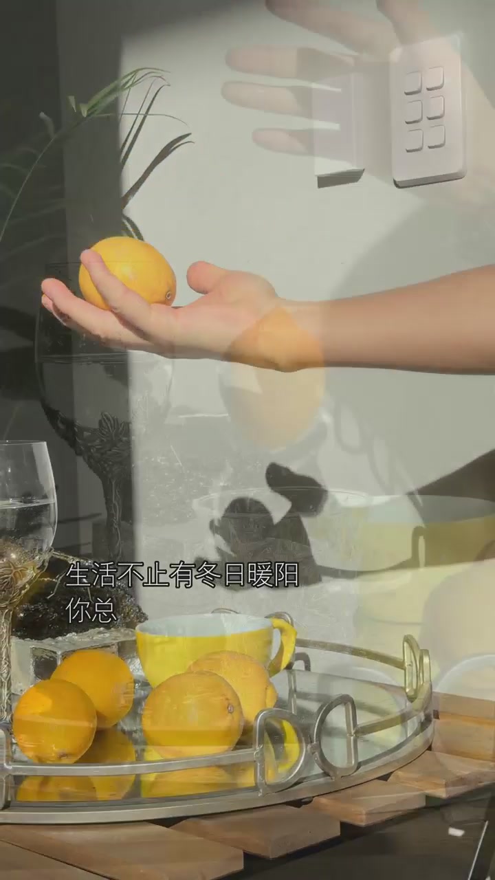 粉蓝衣橱BBLLUUEE 2025冬装新款大衣：桑蚕丝+羊毛+兔毛的“三明治”外套，值不值5580？