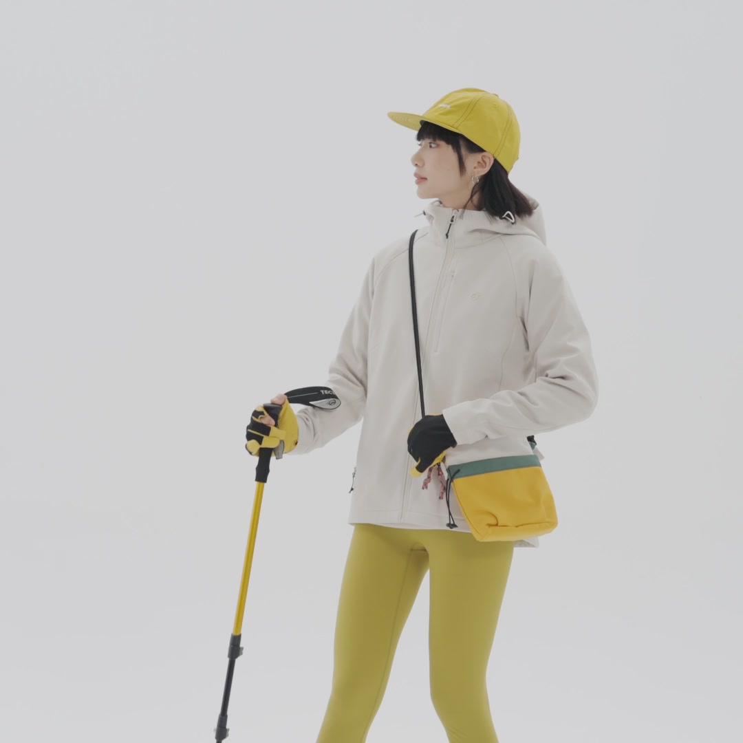 探拓软壳衣：秋冬户外徒步的温柔守护者