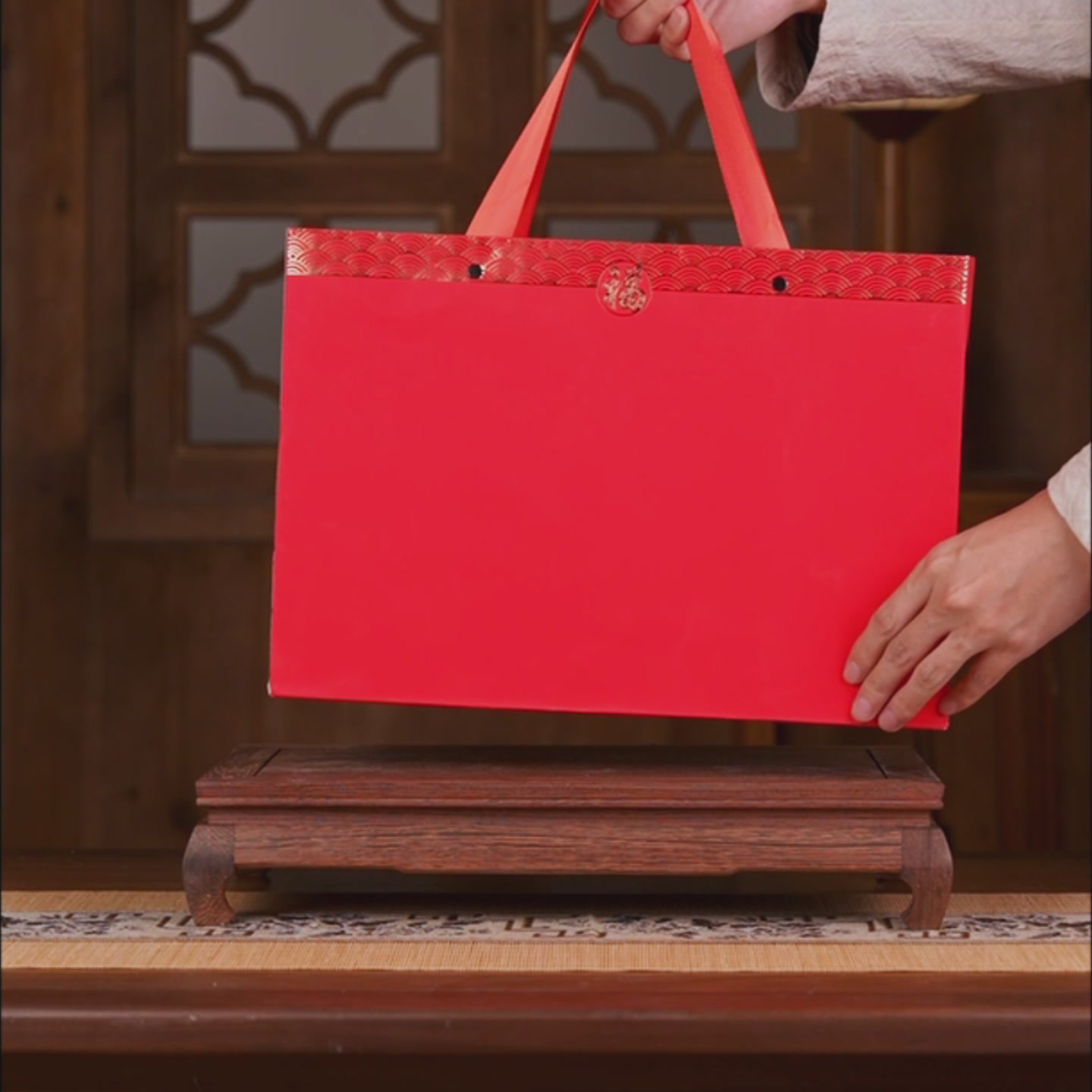 茶香里的节日礼遇：祁门红茶与云南滇红的浓香邂逅