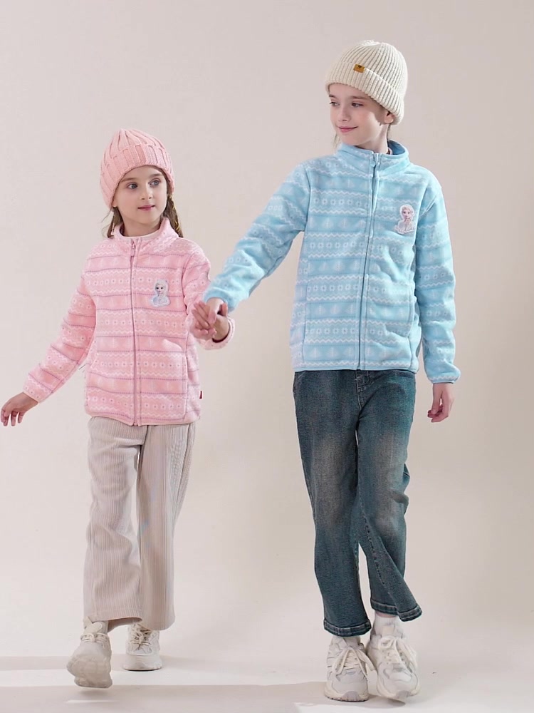 迪士尼摇粒绒外套：春季里的温暖小魔法