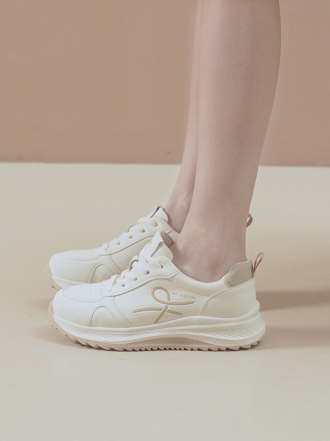 红蜻蜓老爹鞋：增高显腿长，透气不闷脚，春季运动休闲必备！