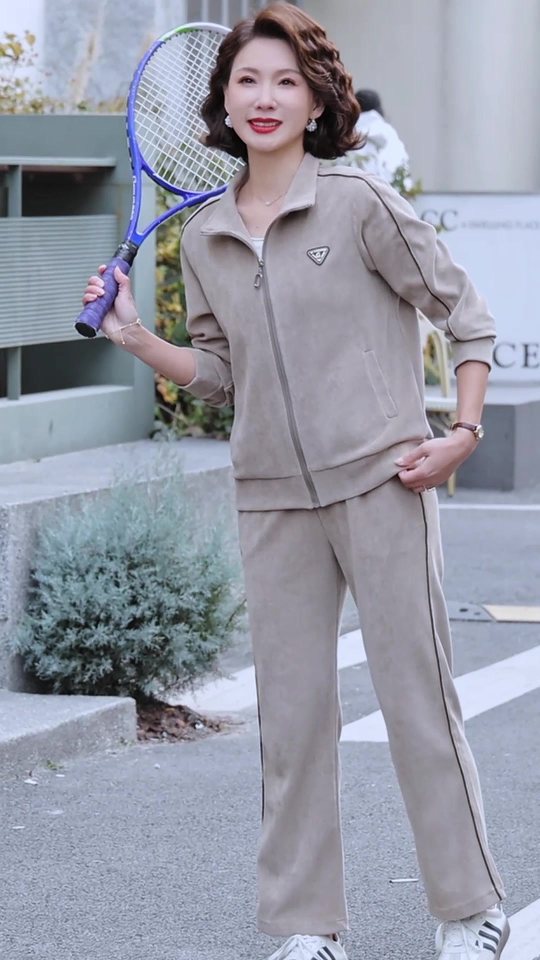 妈妈也能穿出潮流范！这款运动套装太舒服了，春天必备！