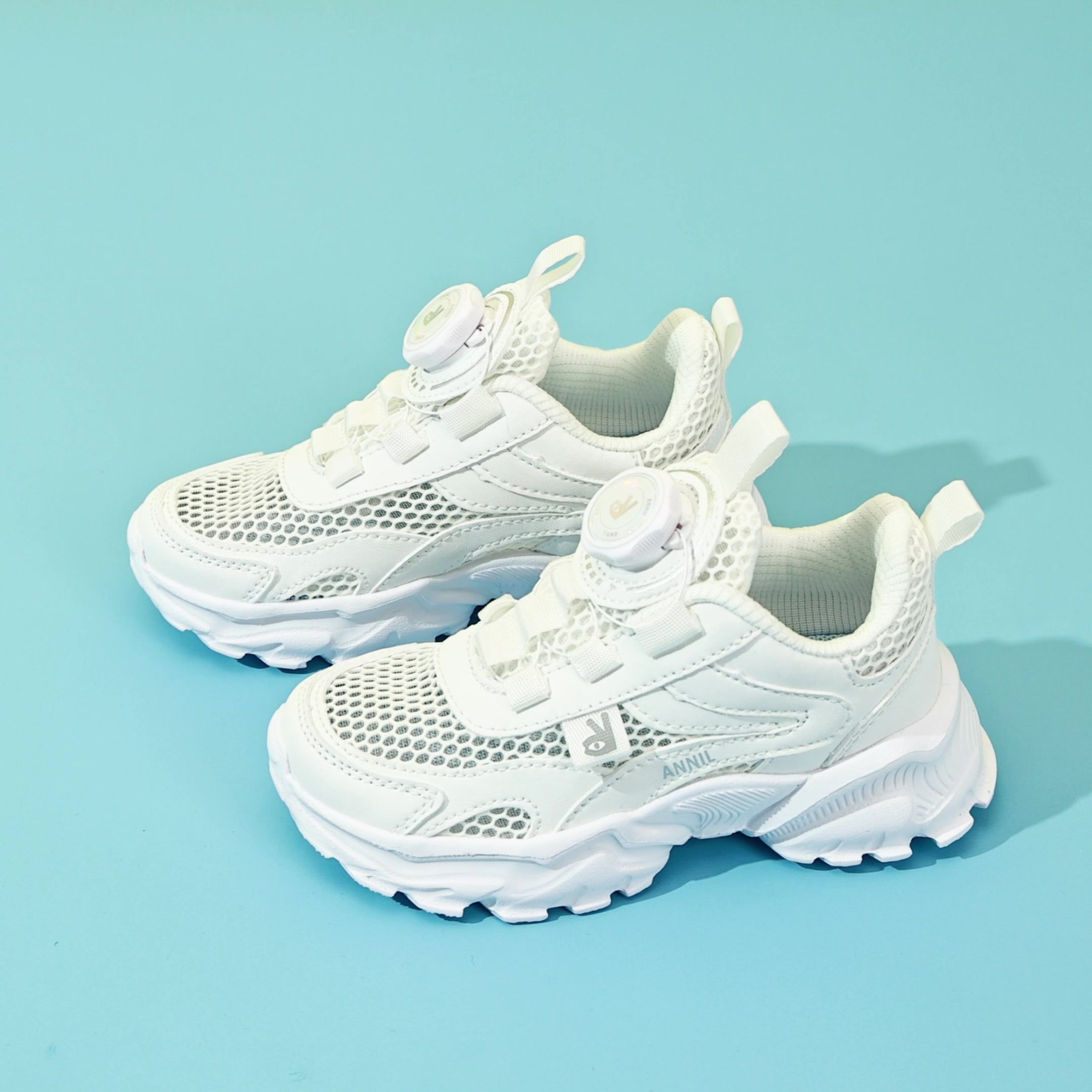 安奈儿男童鞋2025夏季新款测评！透气小白鞋，孩子穿得超舒服！